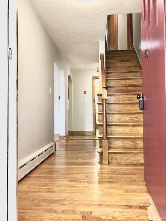 28 Dana Street Springfield, MA 01104 - Photo 2 of 27 Gallery Image 2
