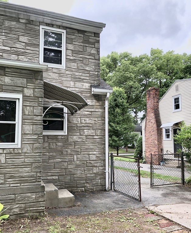 28 Dana Street Springfield, MA 01104 - Photo 23 of 27 Gallery Image 23