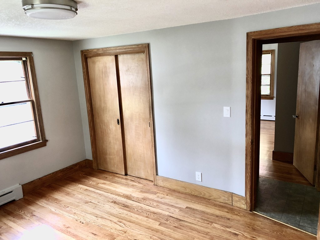 28 Dana Street Springfield, MA 01104 - Photo 8 of 27 Gallery Image 8