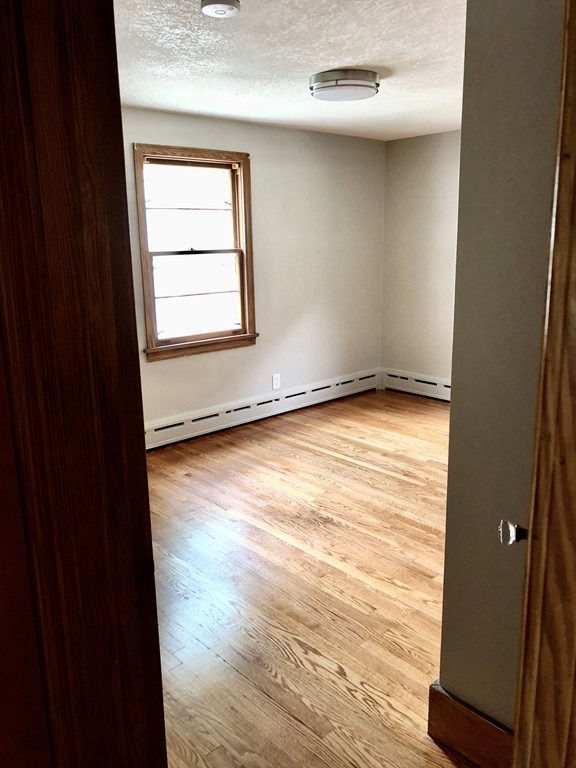 28 Dana Street Springfield, MA 01104 - Photo 10 of 27 Gallery Image 10