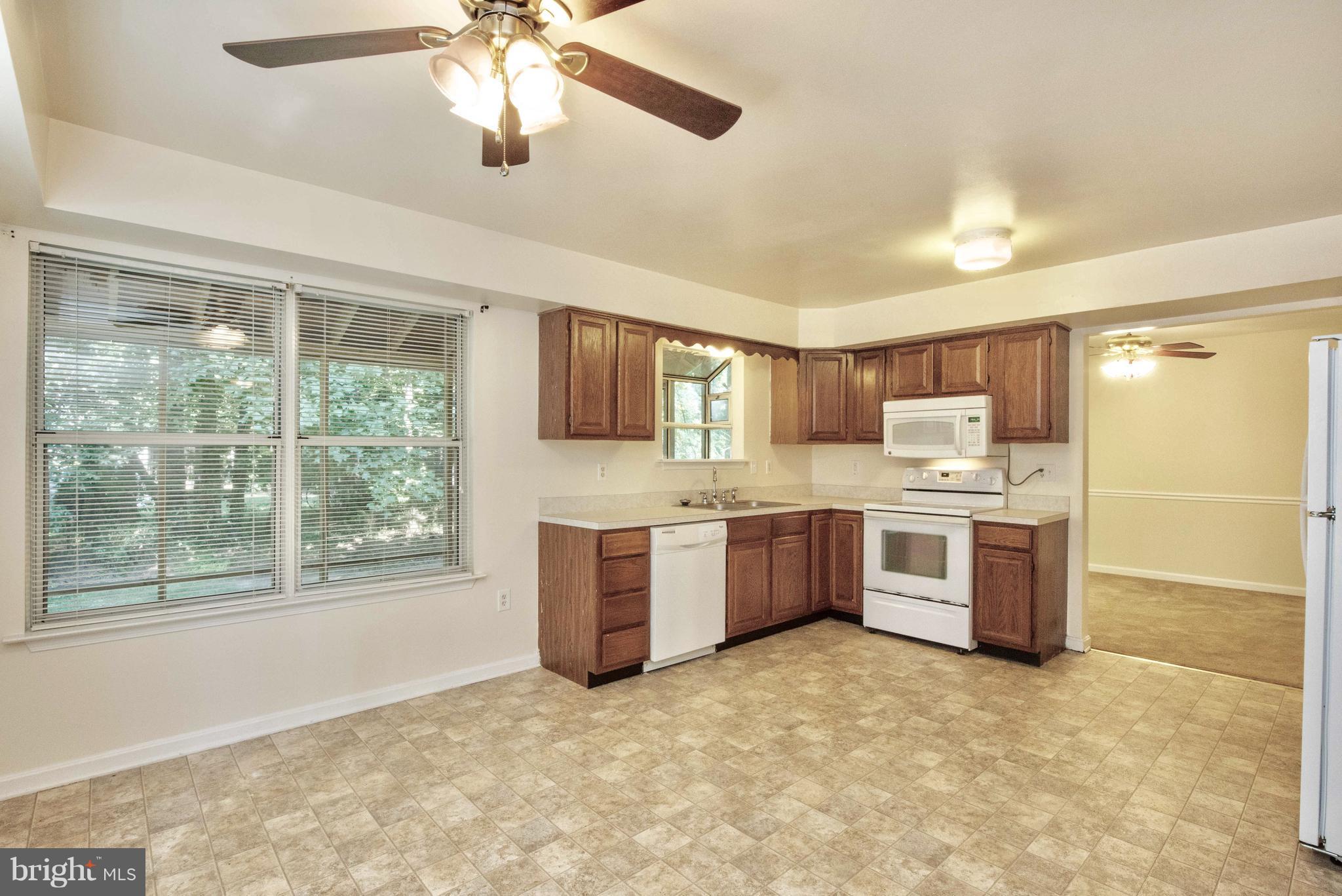 11500 Ropeknot Road Lusby, MD 20657 - Photo 11 of 30 Beautiful Natural Lighting