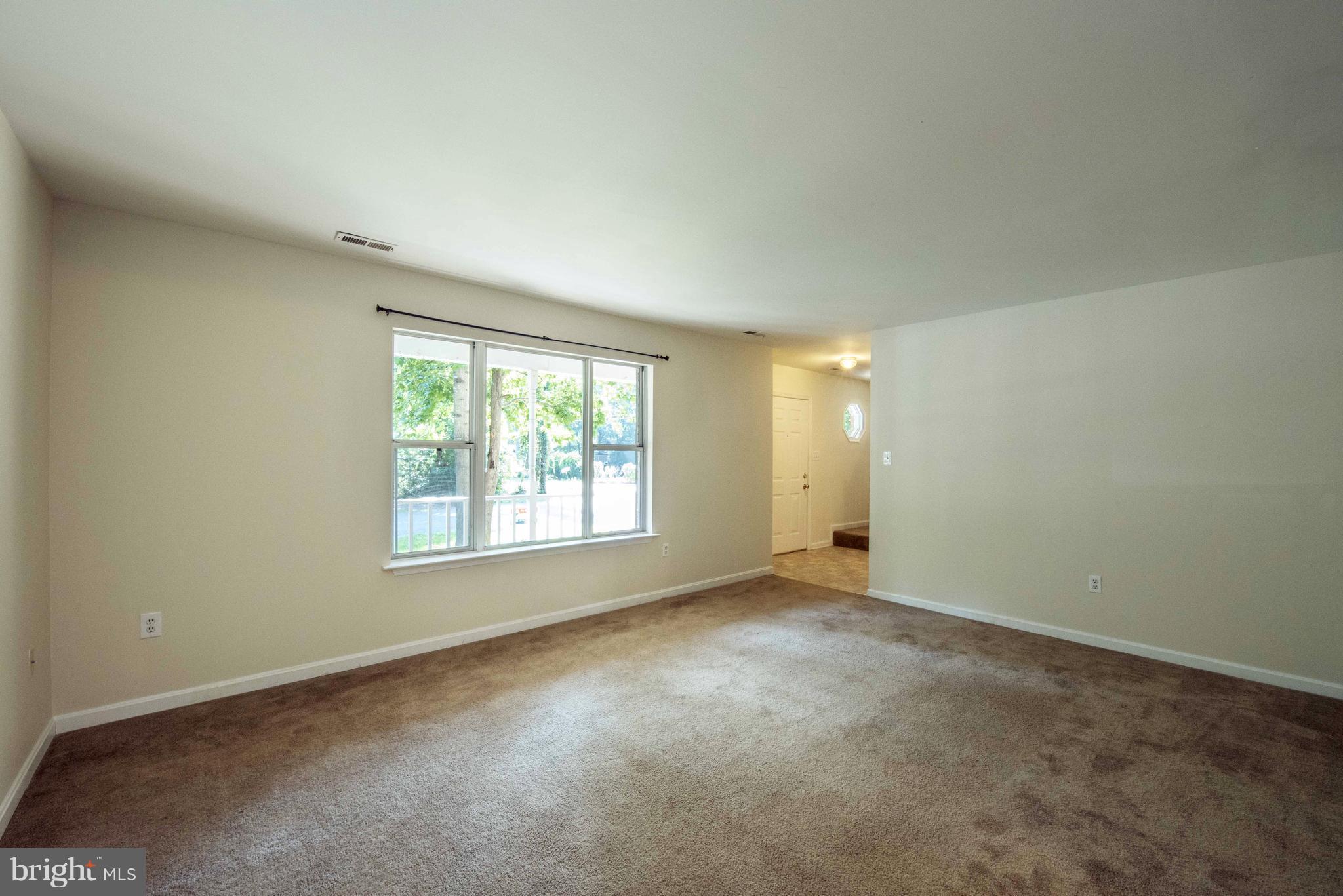 11500 Ropeknot Road Lusby, MD 20657 - Photo 4 of 30 Freshly Painted And Completely Move In Ready