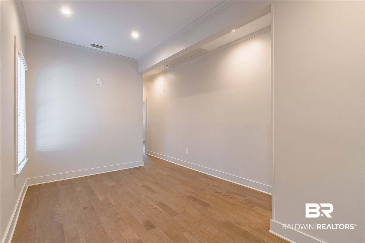 110 North Julia Street Mobile, AL 36604 - Photo 23 of 50