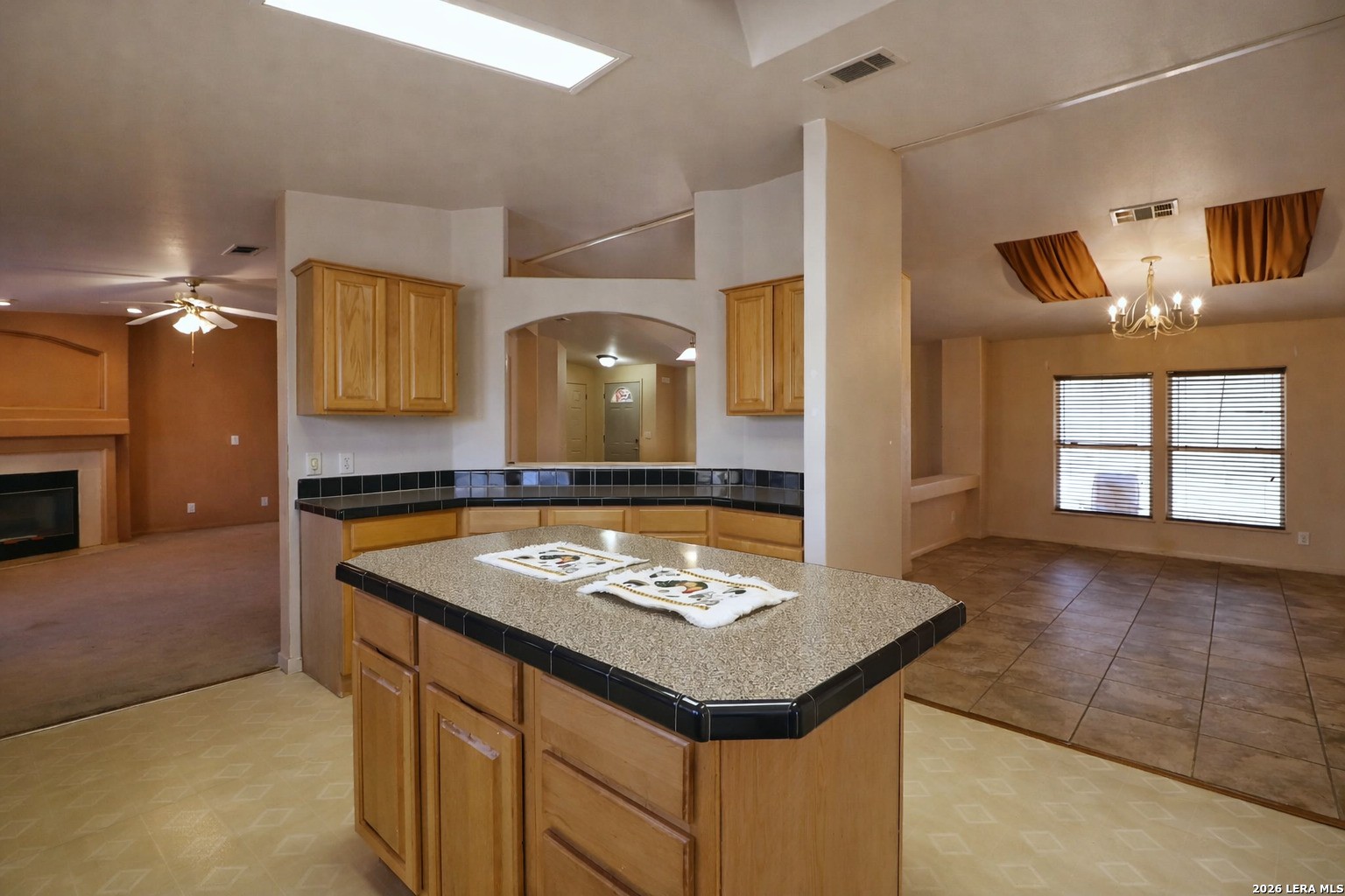 1075 Quail Run Lytle, TX 78052 - Photo 14 of 38