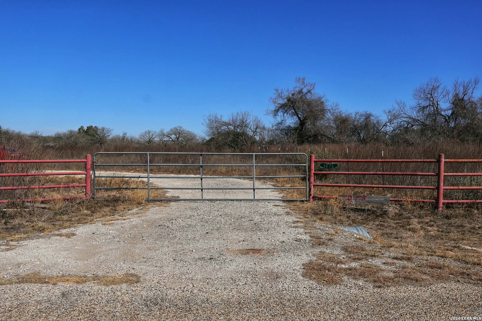 1075 Quail Run Lytle, TX 78052 - Photo 5 of 38