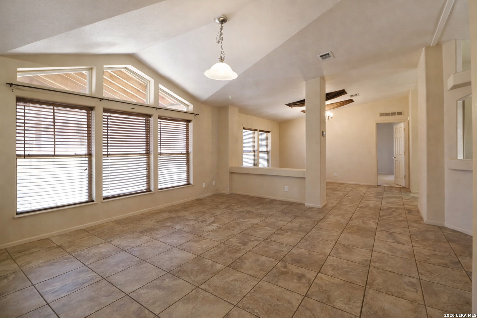 1075 Quail Run Lytle, TX 78052 - Photo 8 of 38