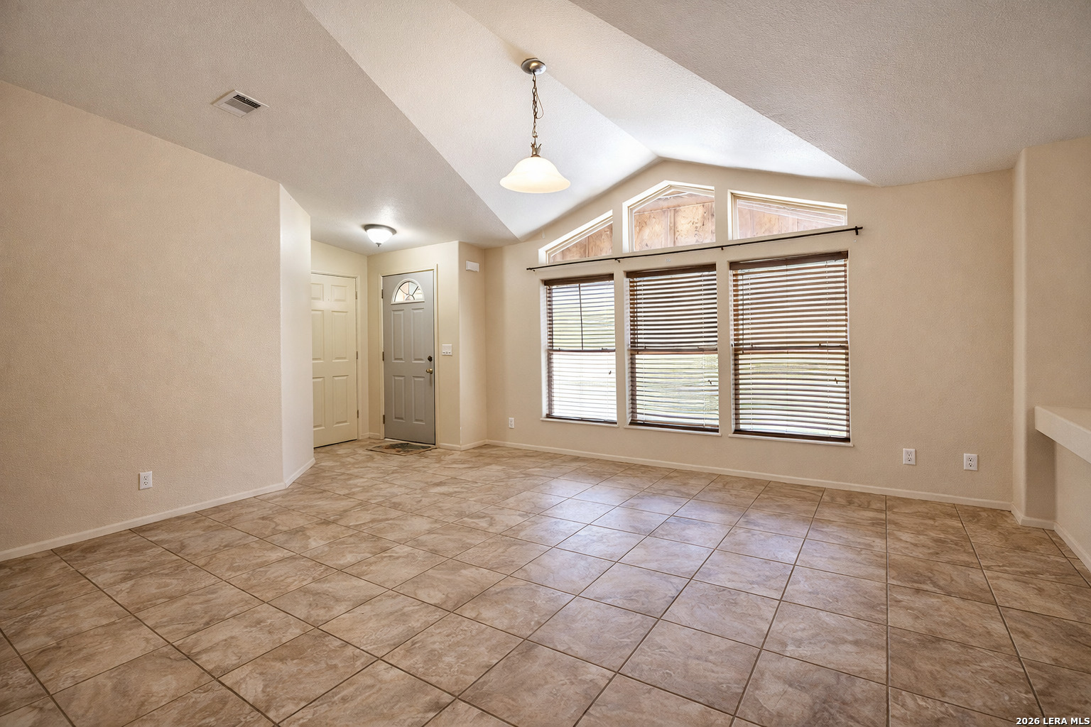 1075 Quail Run Lytle, TX 78052 - Photo 9 of 38