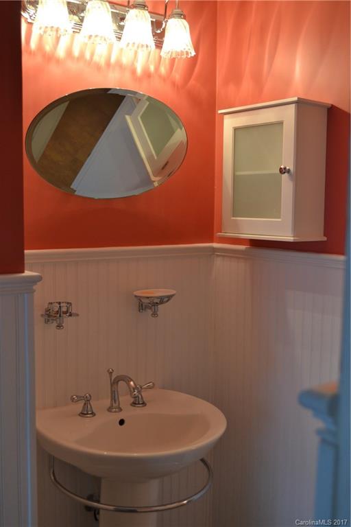 222 Queens Road, Unit 65 Charlotte, NC 28204 - Photo 6 of 12 Gallery Image 6