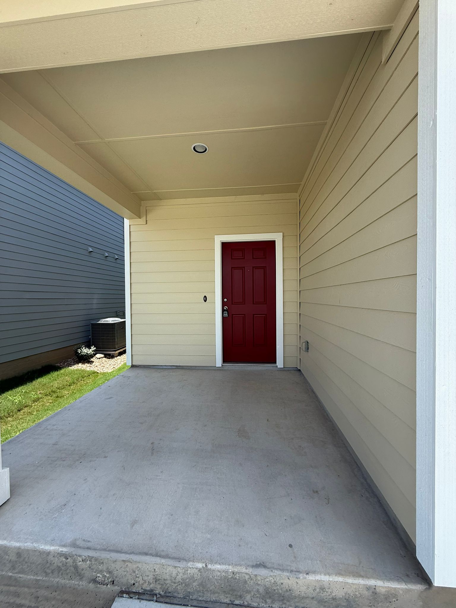 2709 Totley Road Manor, TX 78653 - Photo 4 of 40 a view of an empty room and garage