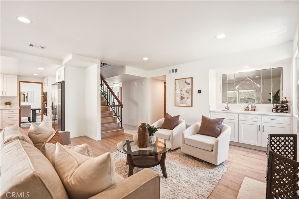 3343 Brookridge Road Duarte, CA 91010 - Photo 25 of 72 Family room with a built-in wet bar