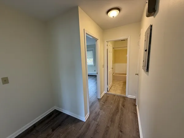 $2,200 | 8-10 Essex Street, Unit 5, Andover, MA 01810