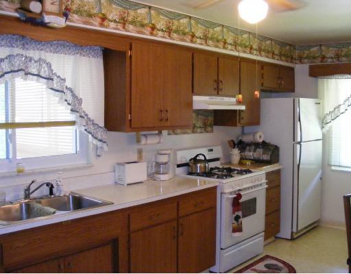 320 McClelland Road Canonsburg, PA 15317 - Photo 2 of 8 Kitchen. Kitchen has a cute built in table for 3. Nice counter space. Very clean and bright.