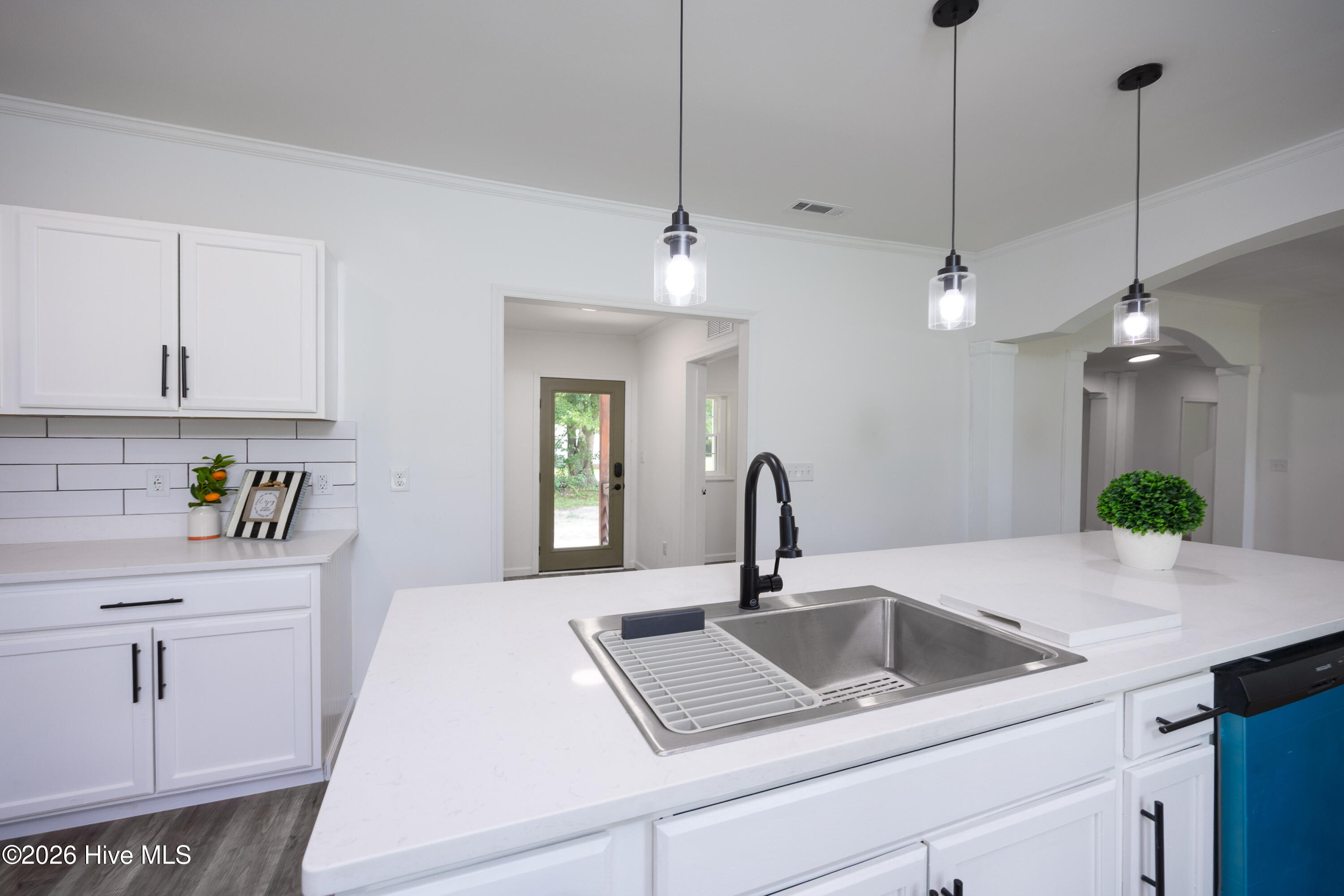 309 Stetson Street Clinton, NC 28328 - Photo 7 of 30