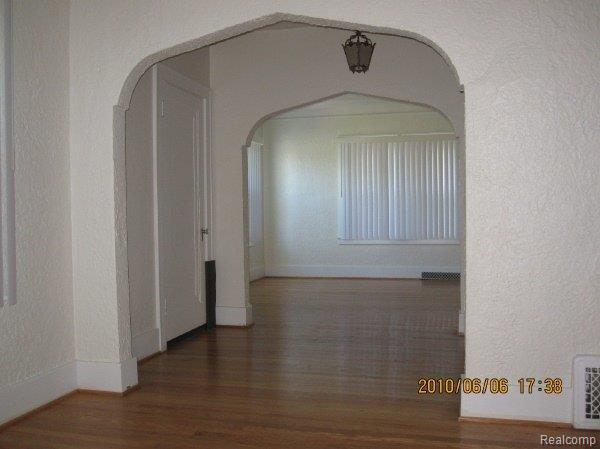 295 Elizabeth Lake Road Pontiac, MI 48341 - Photo 10 of 12 IMG_6298