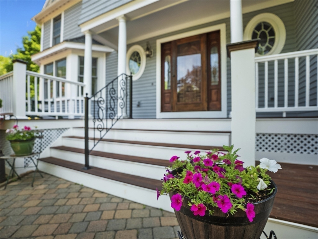 22 Bryant Road Lexington, MA 02420 - Photo 31 of 40 a front view of a house