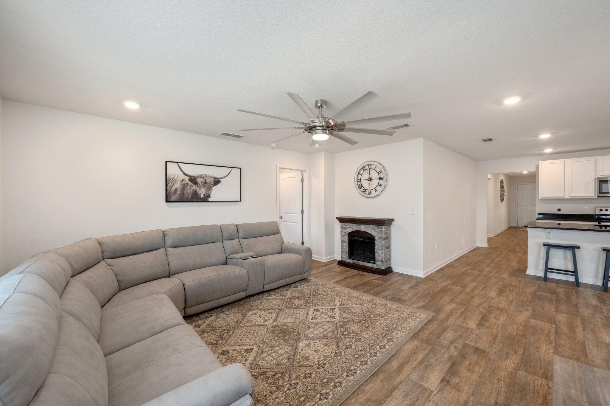 1018 Limpkin Street Crestview, FL 32539 - Photo 24 of 34 Large Living Room