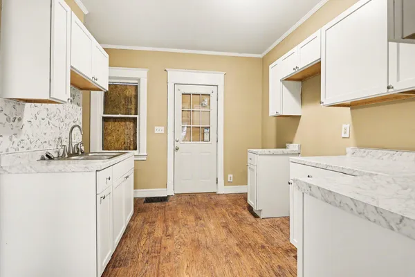 $129,900 | 410 West Paterson Street, Kalamazoo, MI 49007