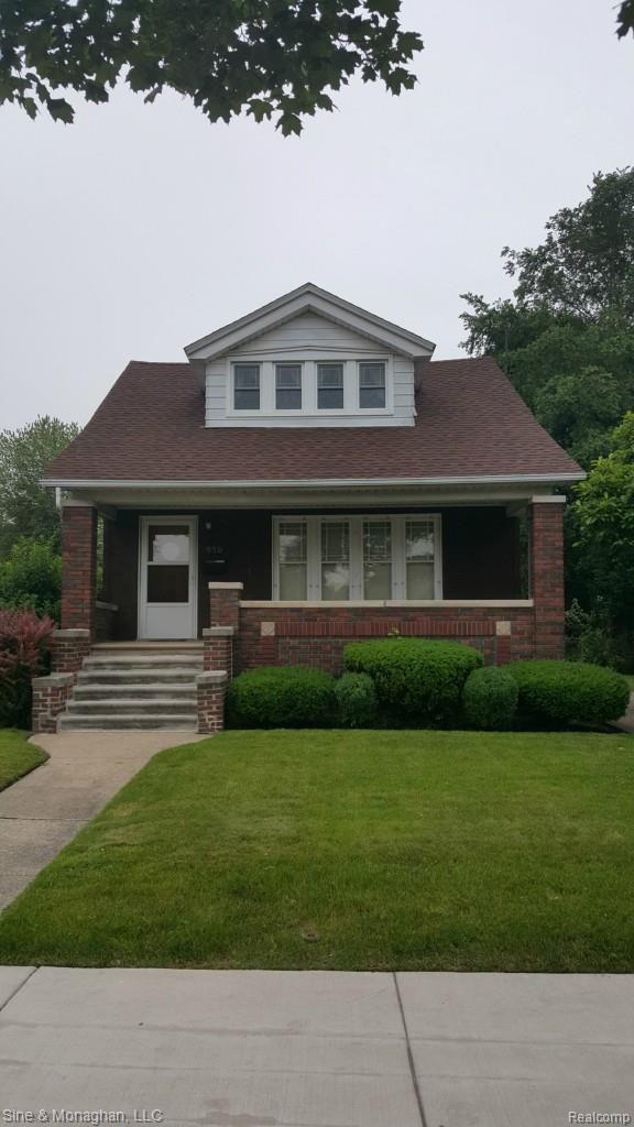 970 Rivard Boulevard Grosse Pointe, MI 48230 - Photo 1 of 12 20150620_104700.jpg