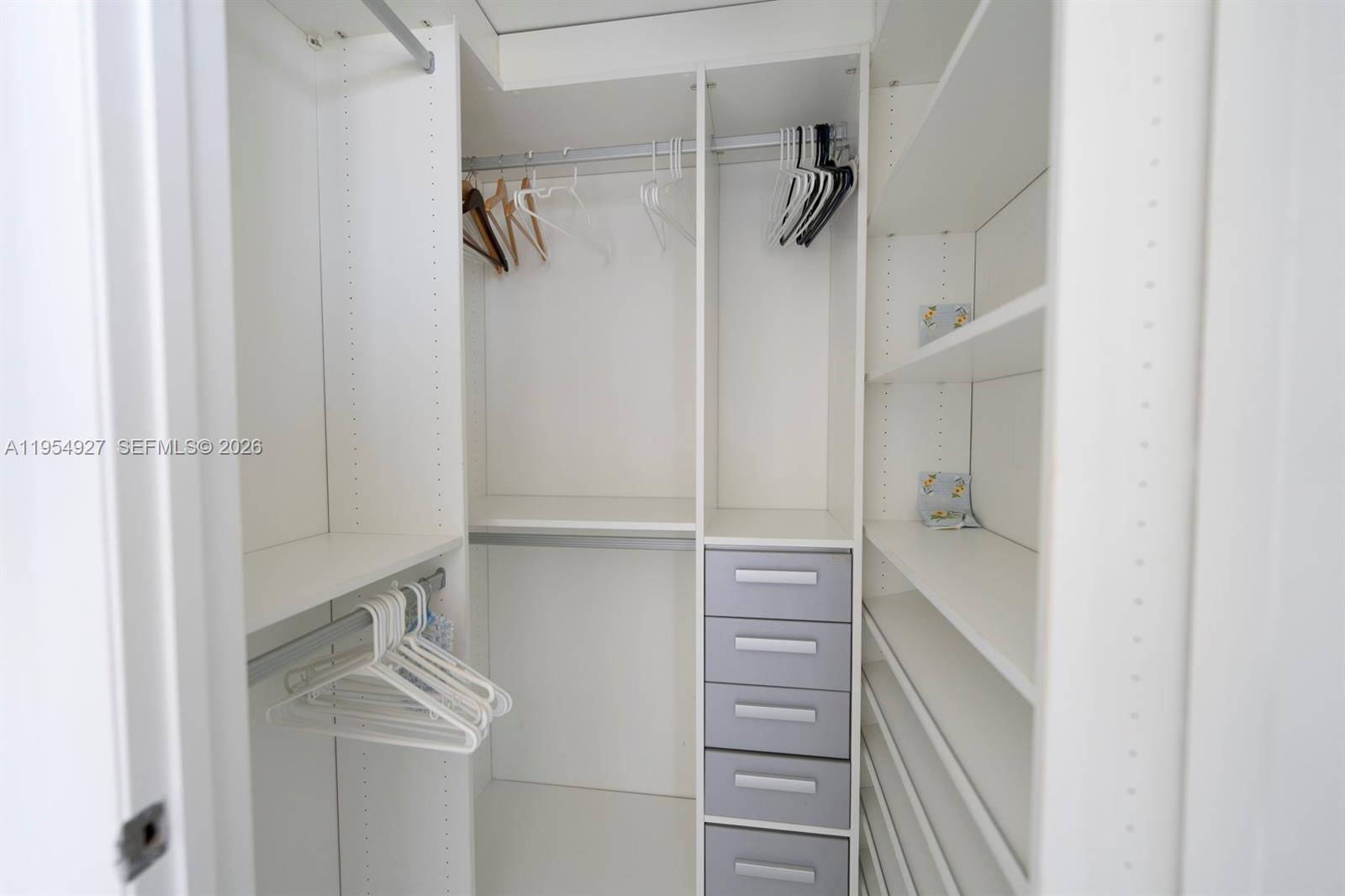 50 Biscayne Boulevard, Unit 3702 Miami, FL 33132 - Photo 23 of 24