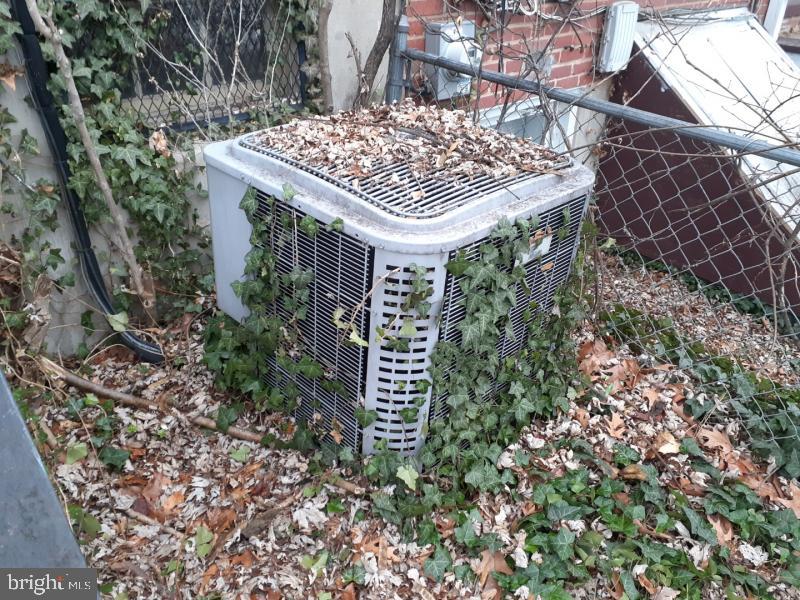 1647 Stonewood Road Baltimore, MD 21239 - Photo 3 of 13