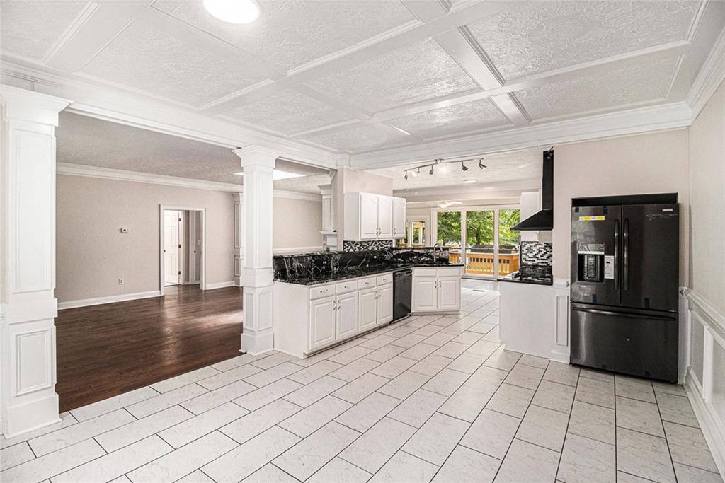 96 Pointe View Court Jackson, GA 30233 - Photo 6 of 36