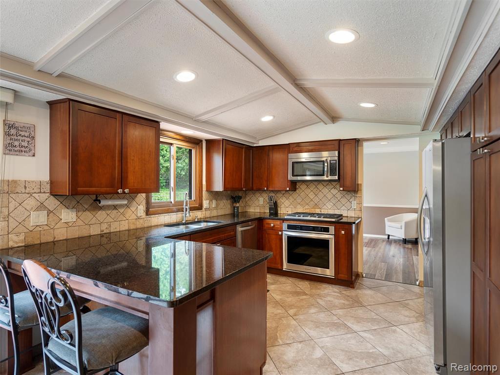 1890 Ludgate Lane Rochester Hills, MI 48309 - Photo 17 of 41