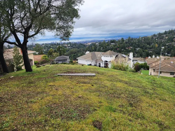 $475,000 | 6002 Mazuela Drive, Oakland, CA 94611