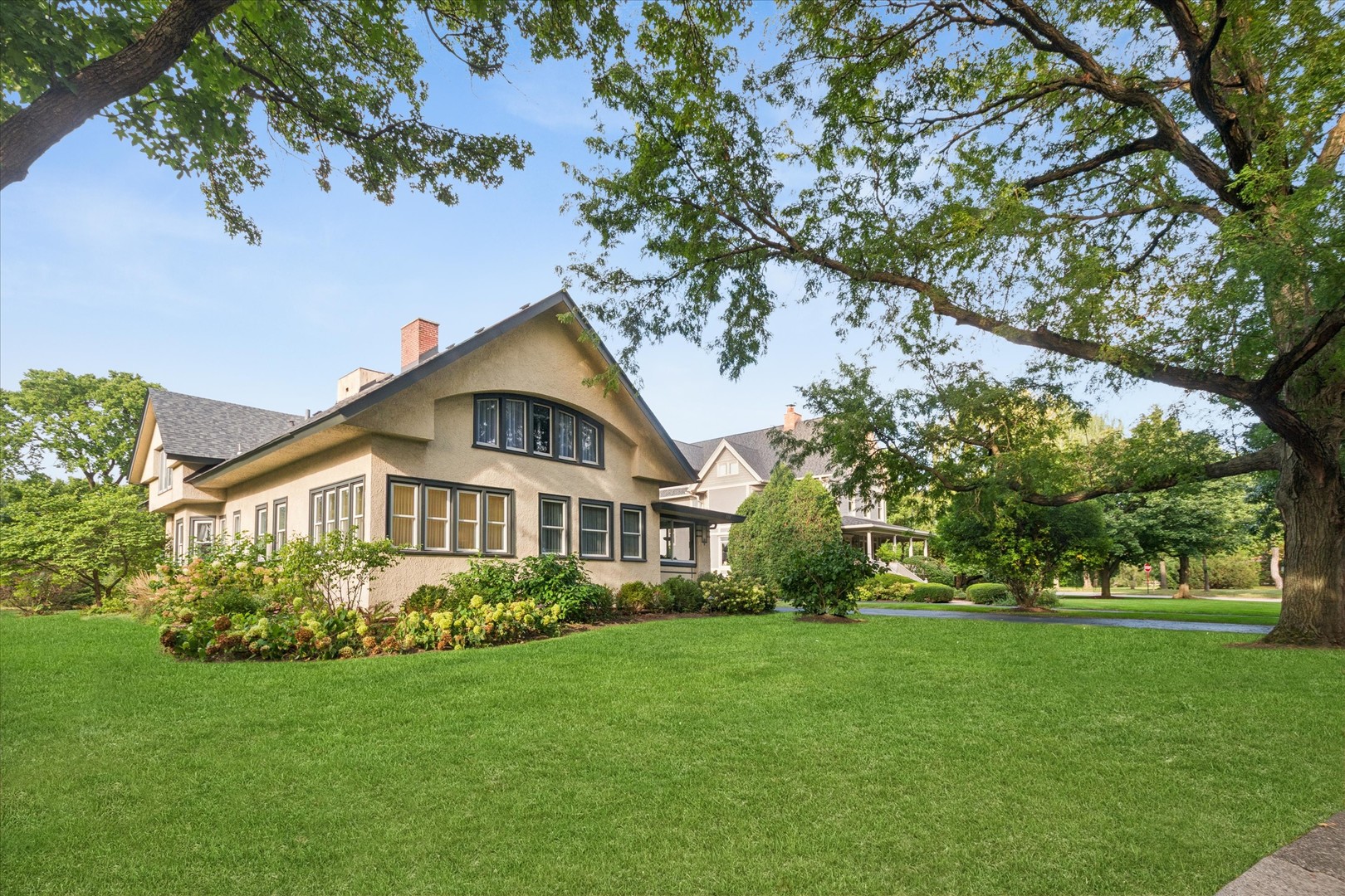 310 North Delaplaine Road Riverside, IL 60546 - Photo 1 of 35 Gallery Image 1