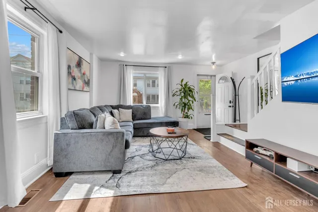 $2,900 | 1355 Hamilton Street, Elizabeth, NJ 07208