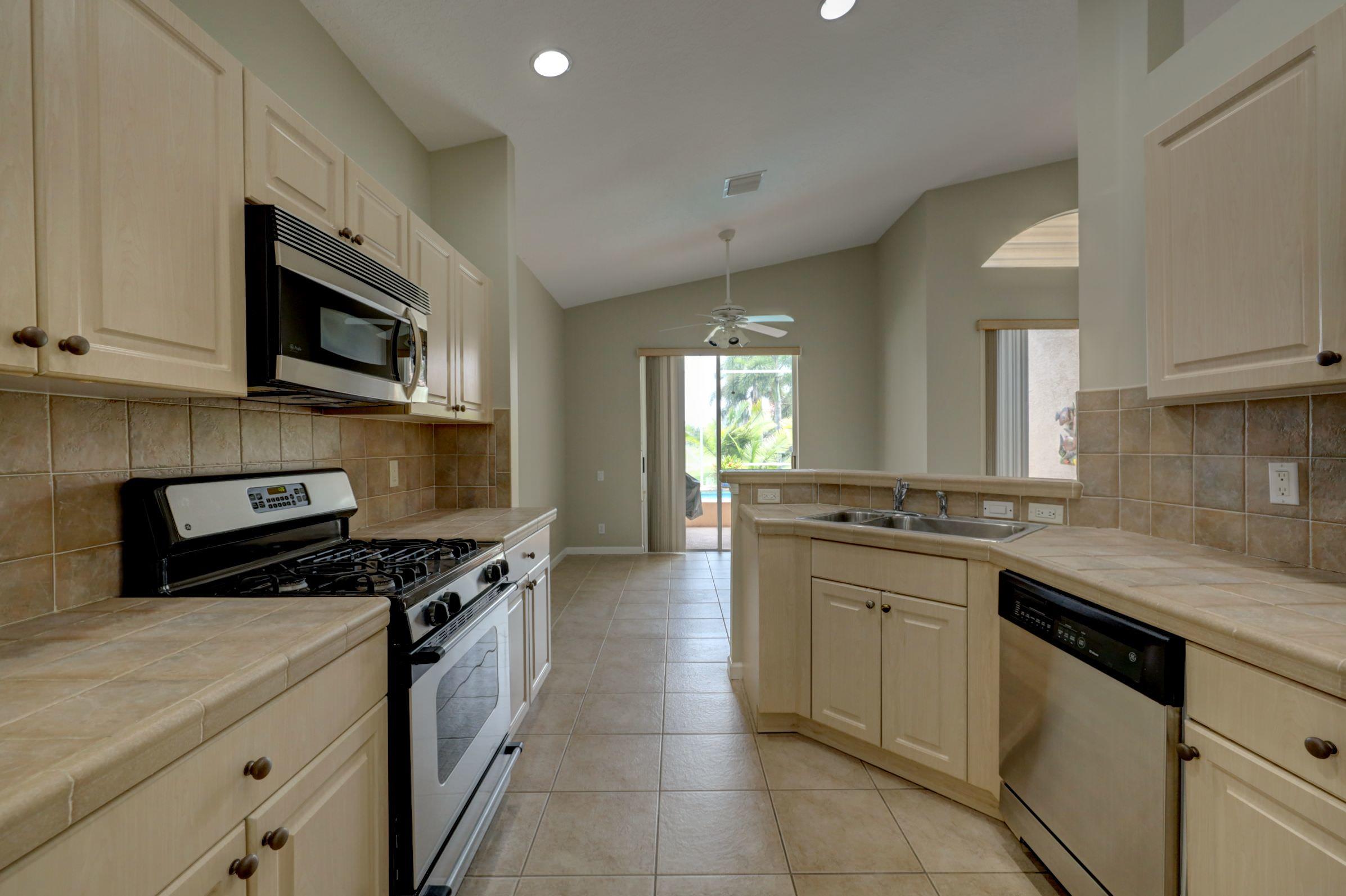 362 Springview Loop Port St. Lucie, FL 34986 - Photo 12 of 62 11_3j0a0669_70_71_72_73