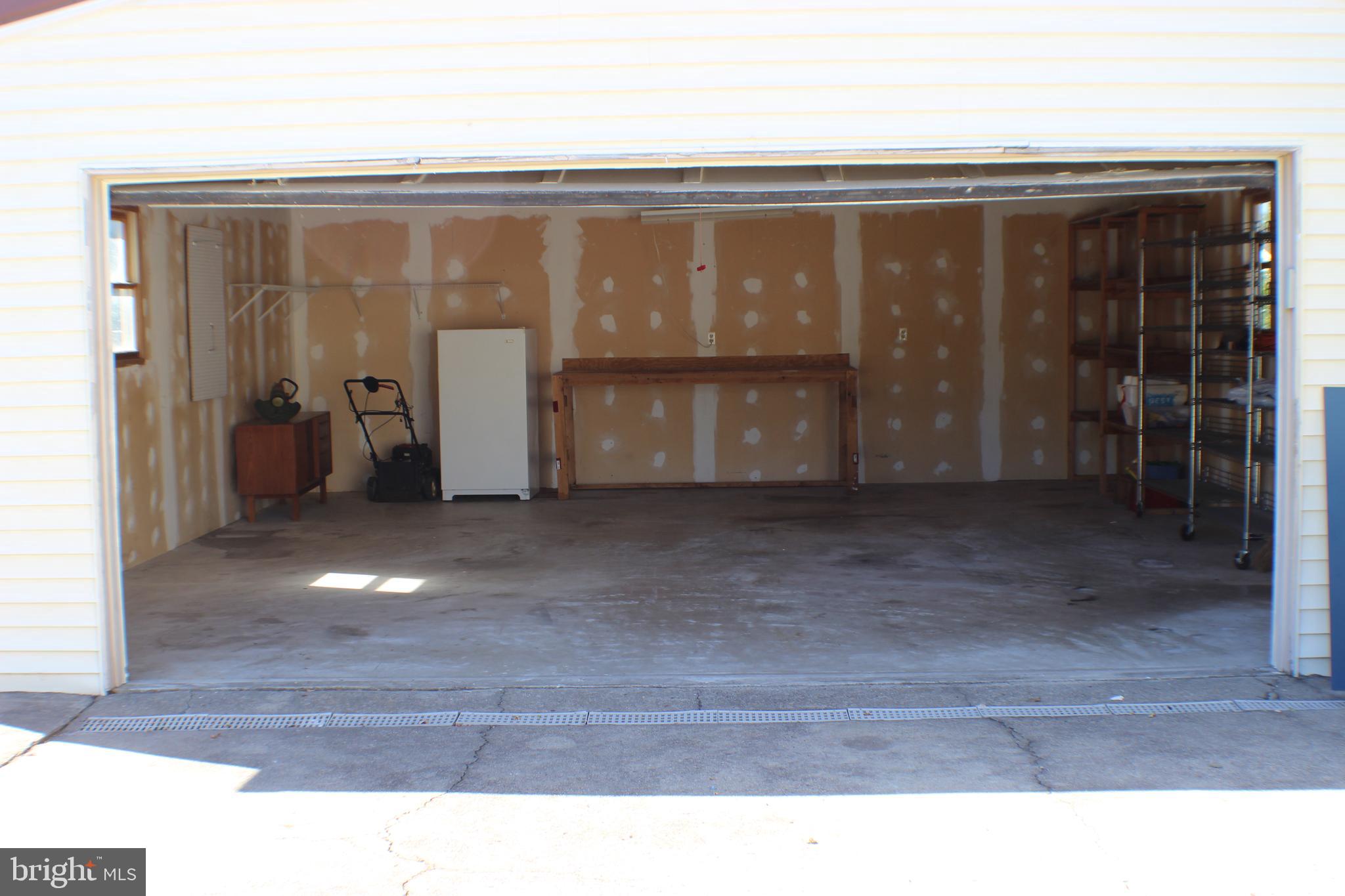 111 North Hickory Road Sterling, VA 20164 - Photo 9 of 30 a view of a living room and bathroom