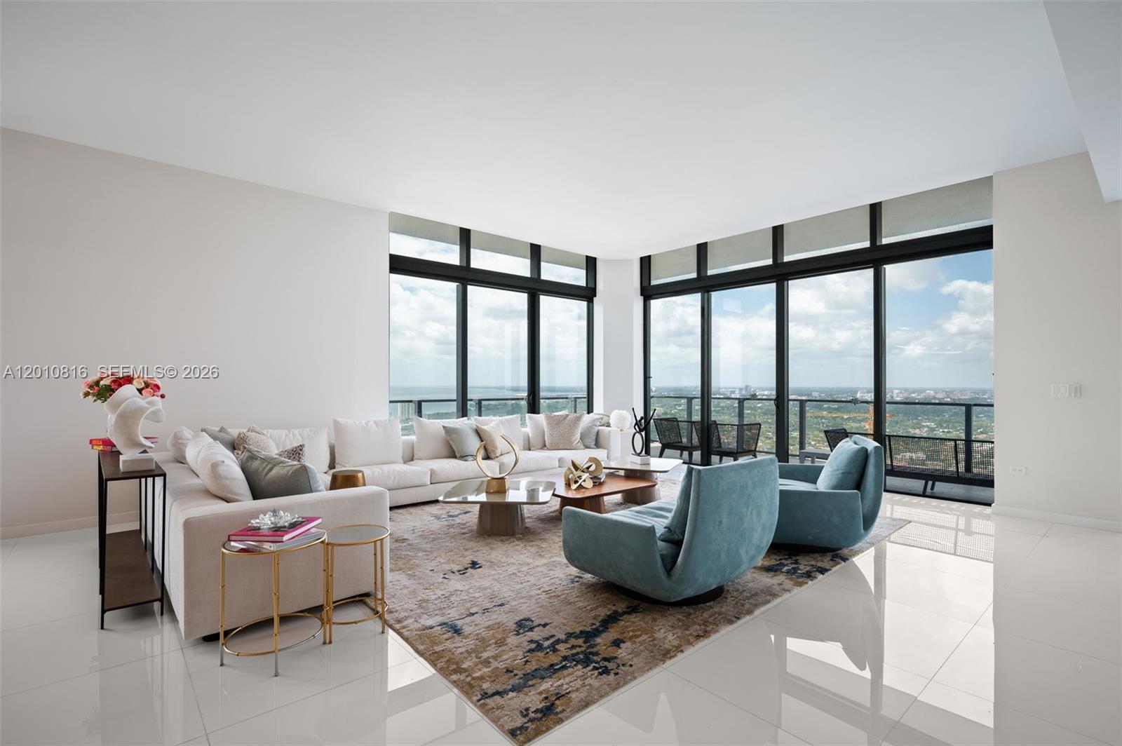 88 Southwest 7th Street, Unit PH4301 Miami, FL 33130 - Photo 4 of 47