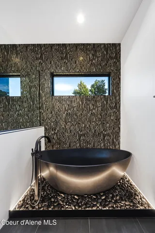 $2,545,000 | 809 East Sherman Avenue, Coeur D'Alene, ID 83814