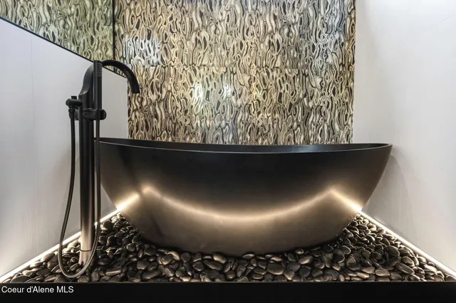 $2,545,000 | 809 East Sherman Avenue, Coeur D'Alene, ID 83814