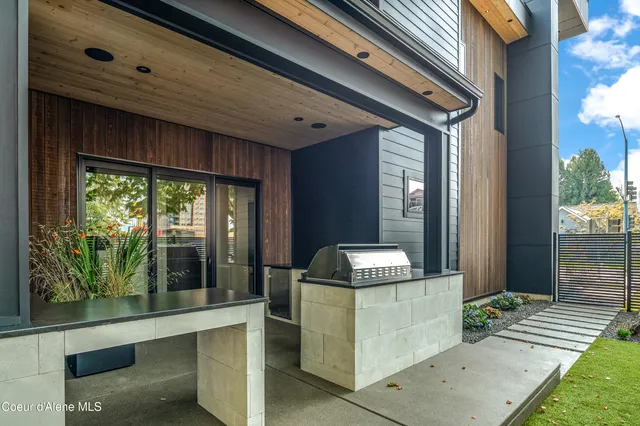 $2,545,000 | 809 East Sherman Avenue, Coeur D'Alene, ID 83814