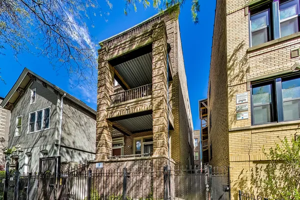 $2,350 | 1914 West Crystal Street, Unit 2R, Chicago, IL 60622