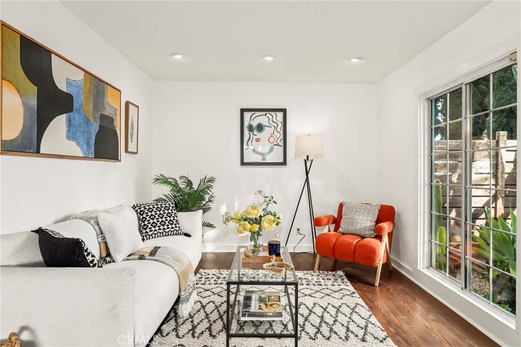 6521 Day Street Tujunga, CA 91042 - Photo 4 of 46