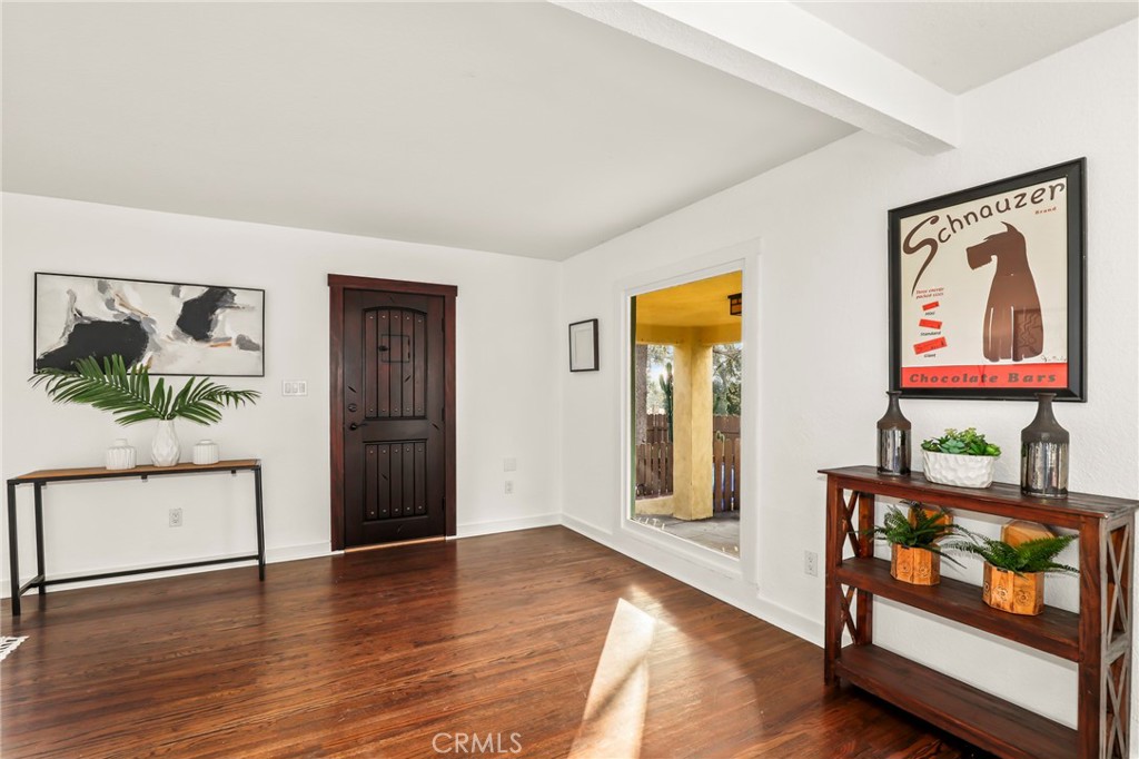 6521 Day Street Tujunga, CA 91042 - Photo 5 of 46