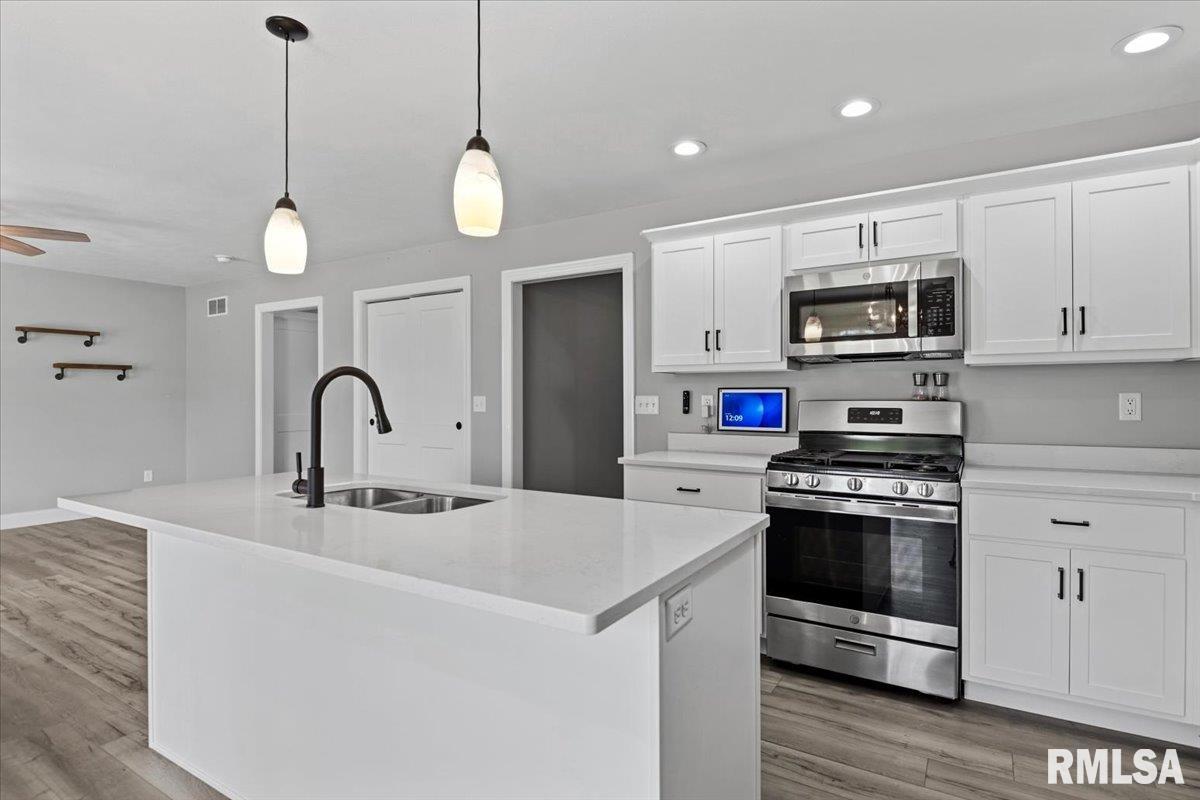 315 North Breckenridge Road Chatham, IL 62629 - Photo 9 of 24 Gallery Image 9
