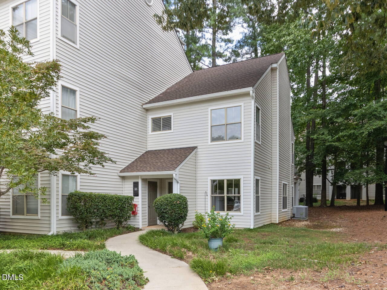 6010 Winterpointe Lane, Unit 101 Raleigh, NC 27606 - Photo 37 of 39 029-1280x960-photo