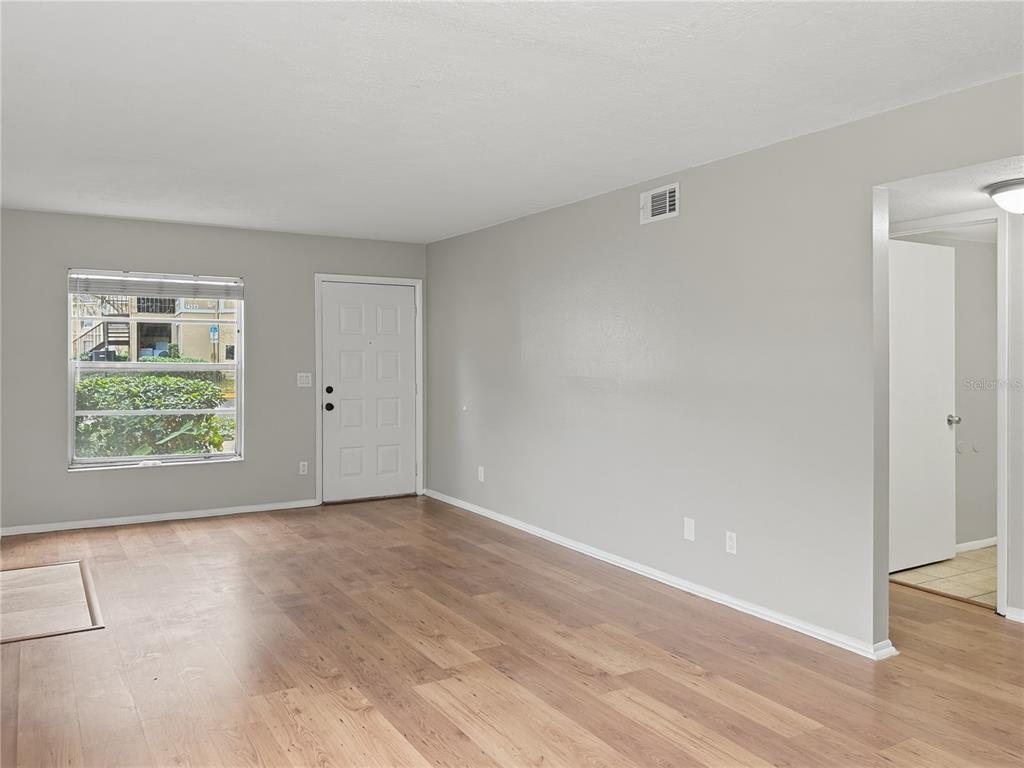 14324 Hanging Moss Circle, Unit 101 Tampa, FL 33613 - Photo 12 of 19