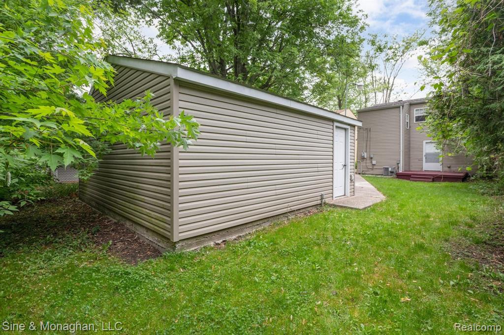 2202 Ridgemont Road Grosse Pointe Woods, MI 48236 - Photo 15 of 15