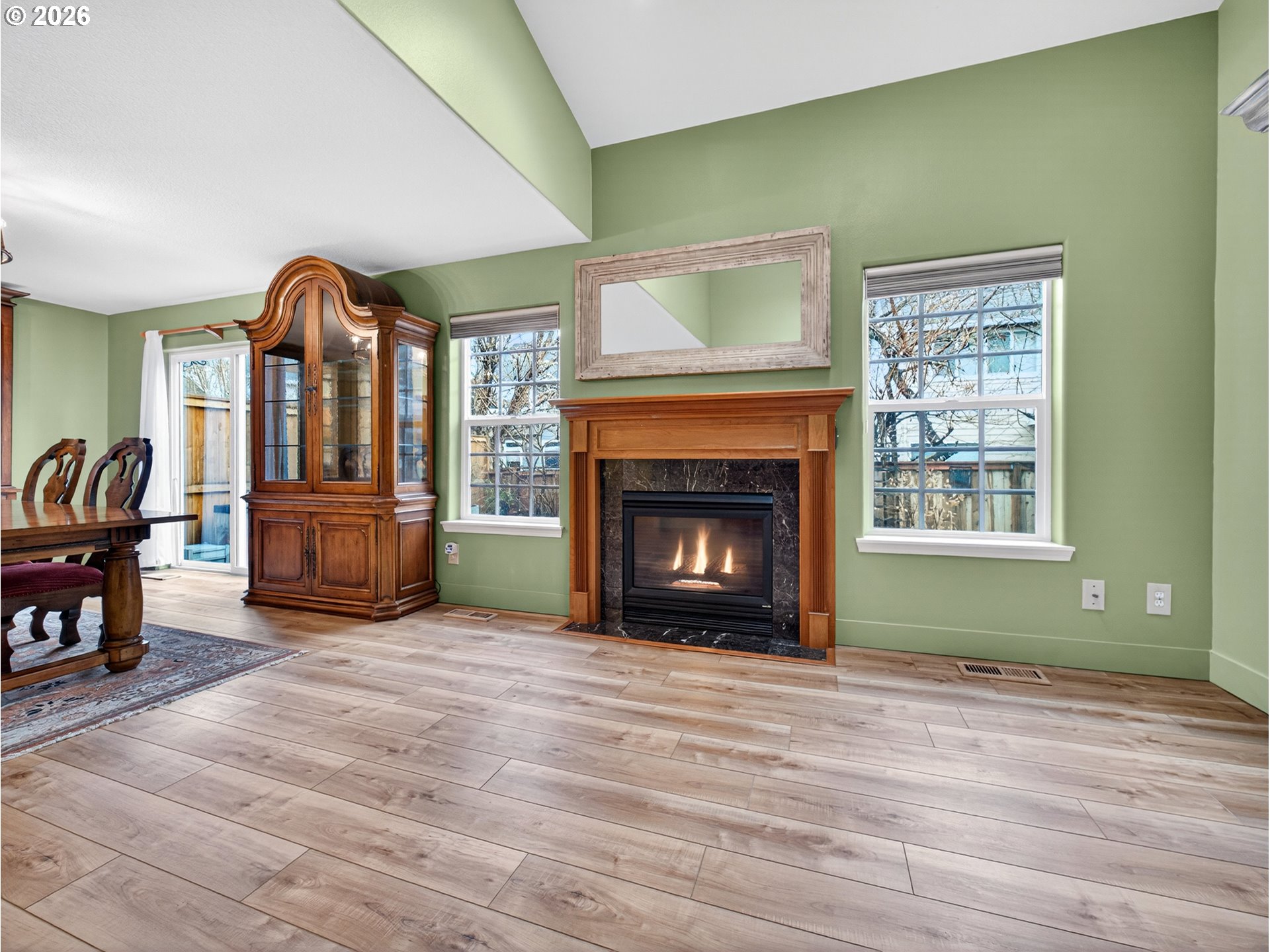 17890 Southwest 115th Avenue Tualatin, OR 97062 - Photo 16 of 48 Living Room
