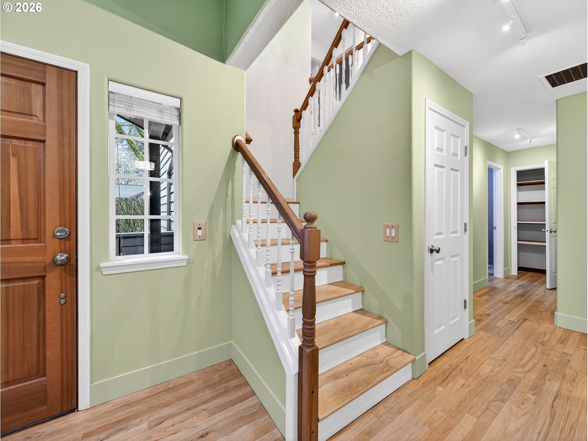 17890 Southwest 115th Avenue Tualatin, OR 97062 - Photo 6 of 48 Entrance/Foyer