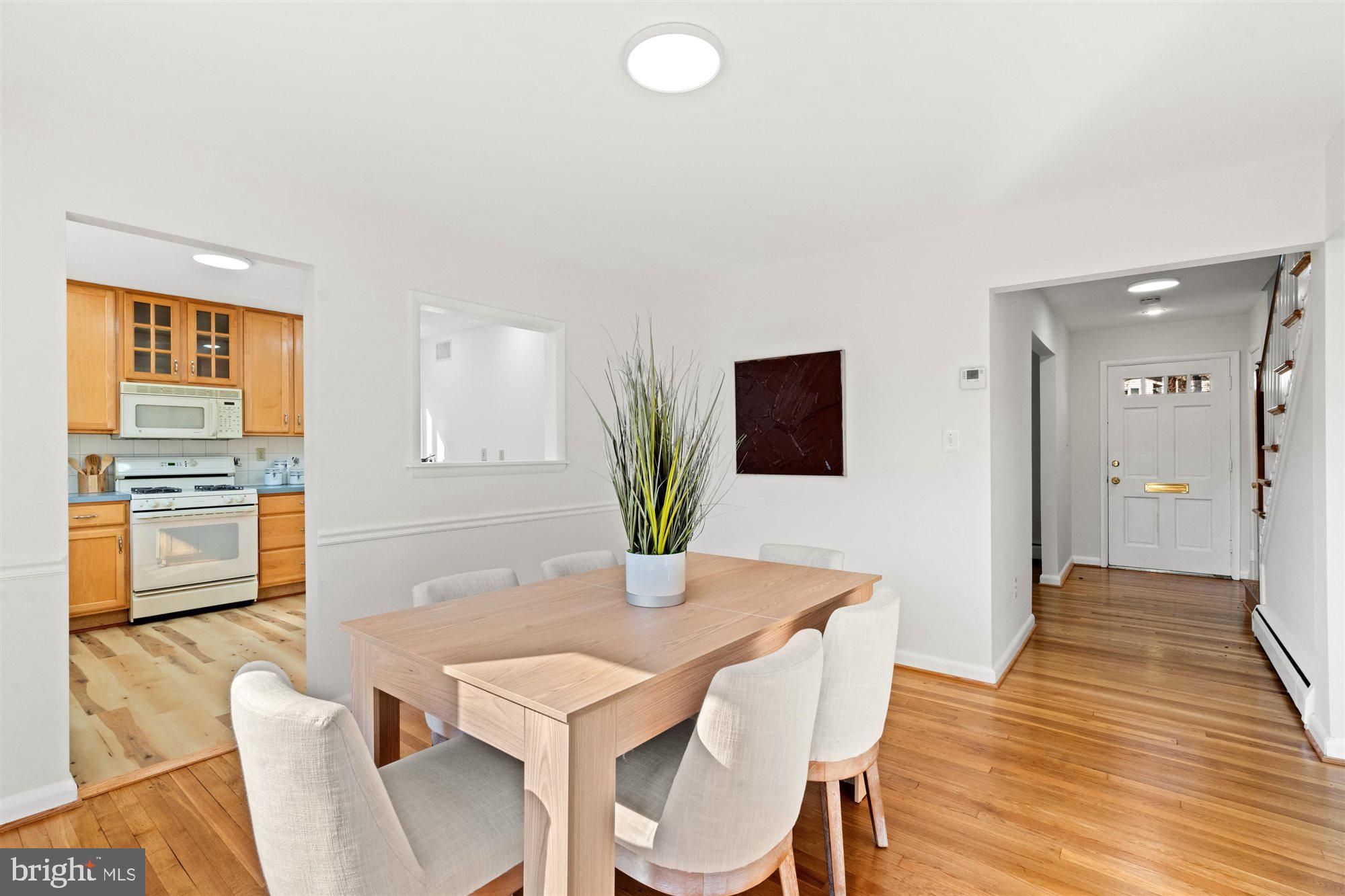 6200 Rockhurst Road Bethesda, MD 20817 - Photo 7 of 31 Dining room