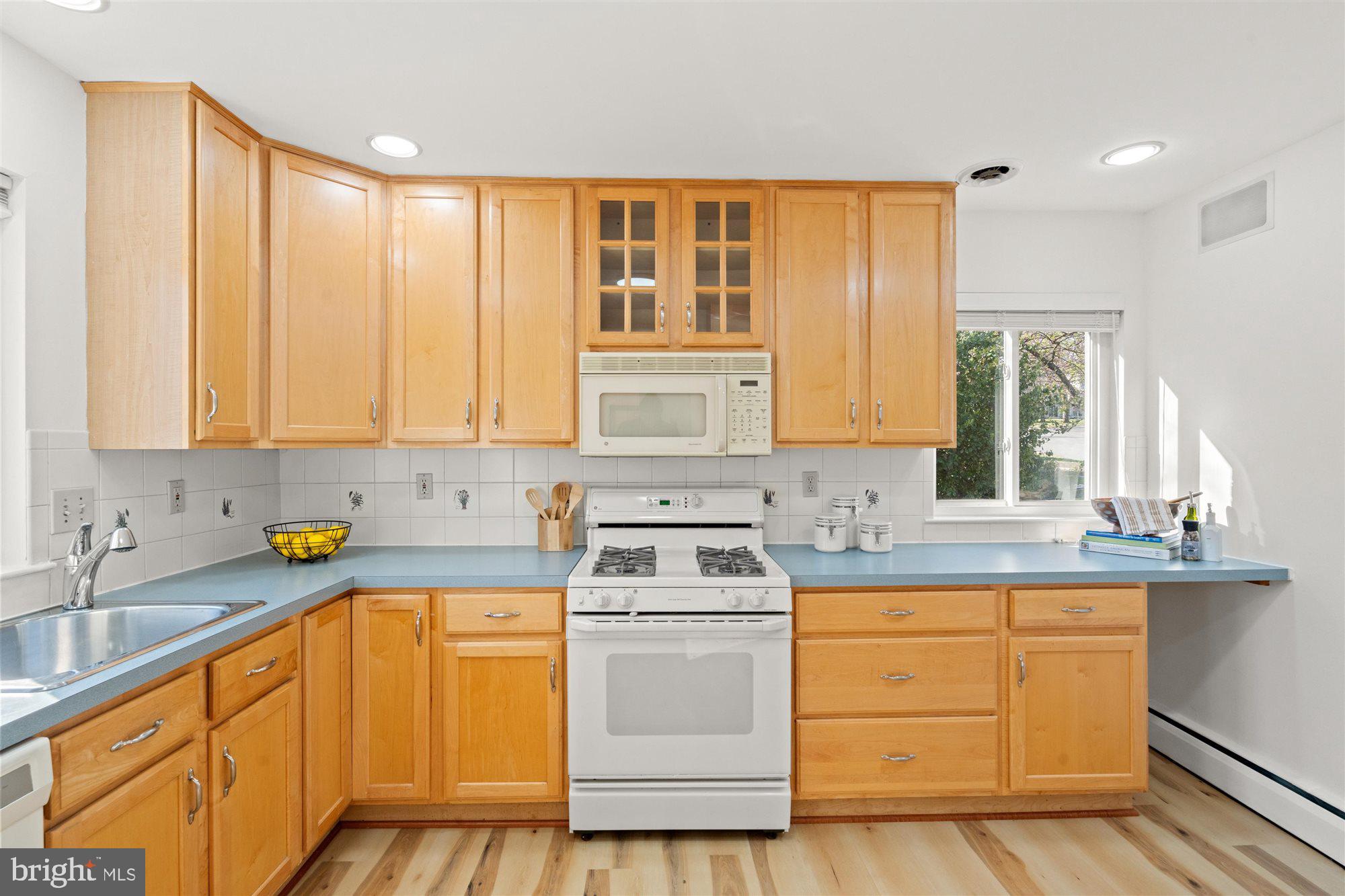 6200 Rockhurst Road Bethesda, MD 20817 - Photo 8 of 31 Kitchen