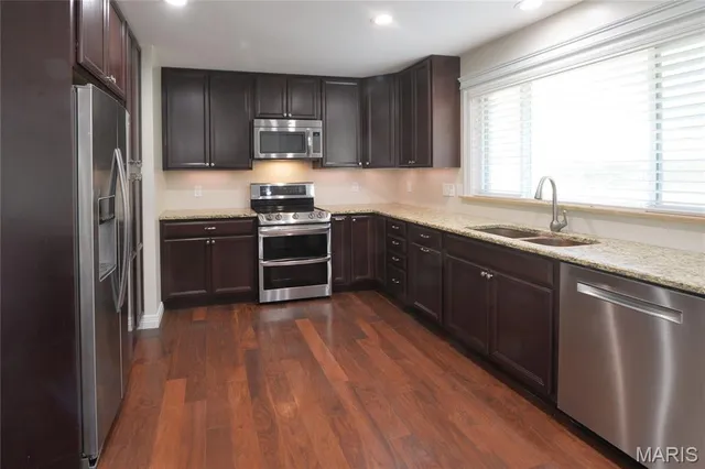 $2,800 | 2208 Centeroyal Drive, St. Louis, MO 63131