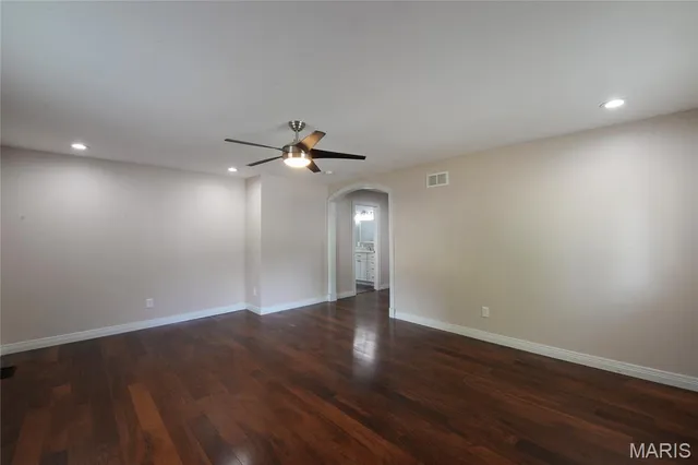 $2,800 | 2208 Centeroyal Drive, St. Louis, MO 63131