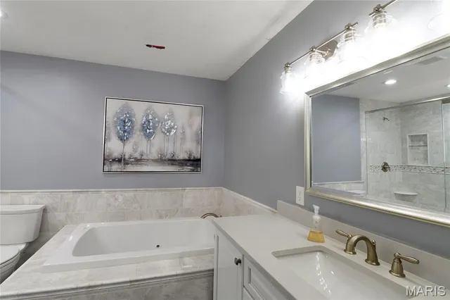 $2,800 | 2208 Centeroyal Drive, St. Louis, MO 63131