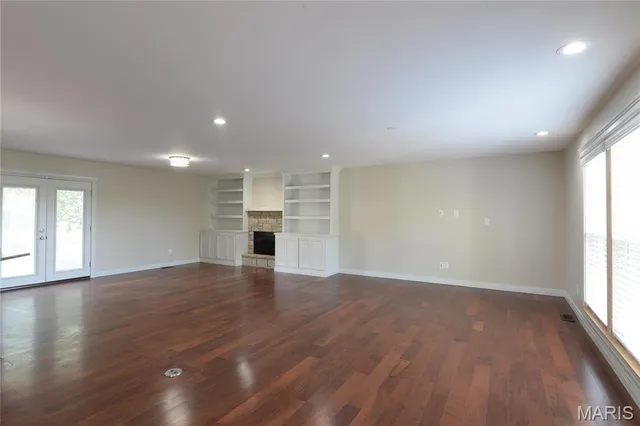 $2,800 | 2208 Centeroyal Drive, St. Louis, MO 63131